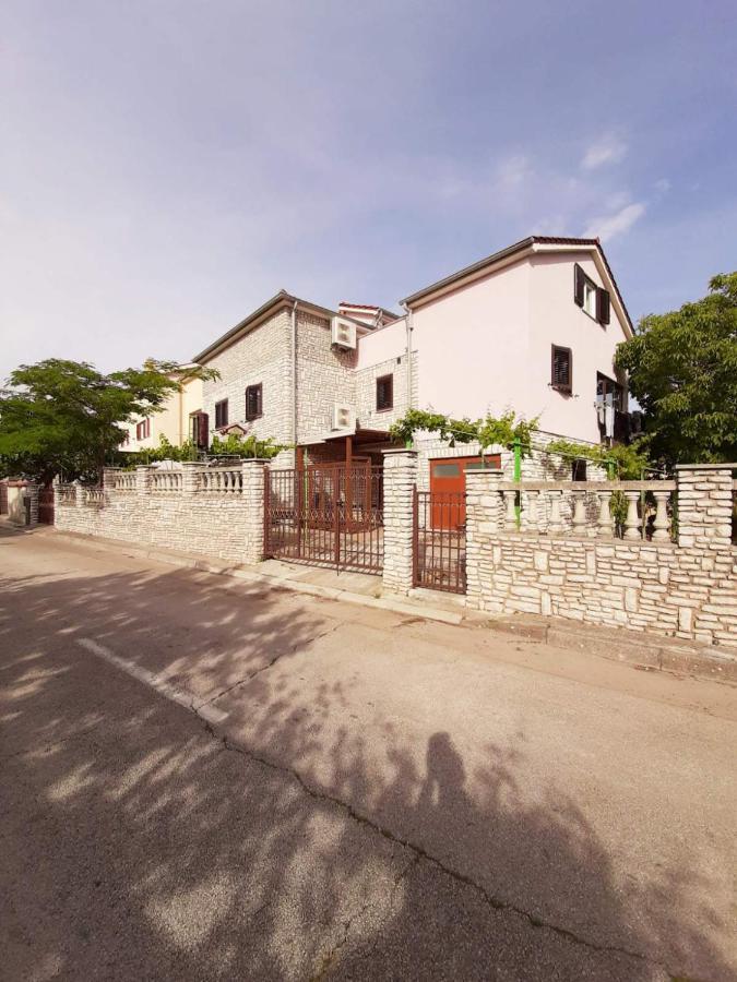 Apartments Izabela Muzic-Fornaric Cres Exterior photo